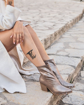 Bottines femme taupe à talon avec clous - Jamie - Casualmode.fr