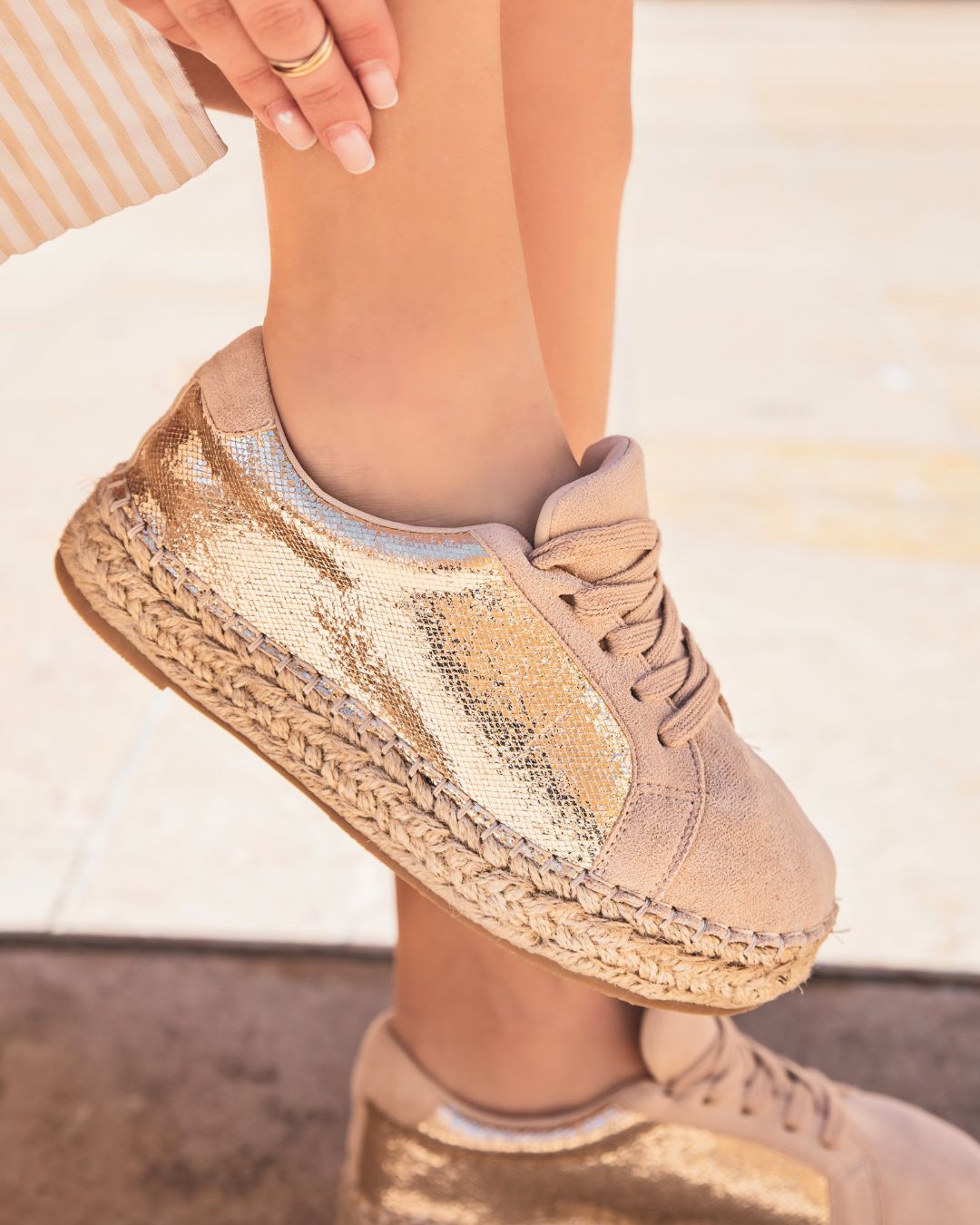 Basket femme espadrille beige et dorée à lacets - Jennifer